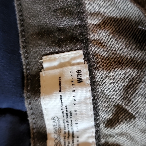 Shorts - Picture 2 of 4